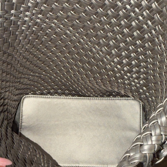 Chic Metallic Woven Tote Bag - Picture 4 of 5